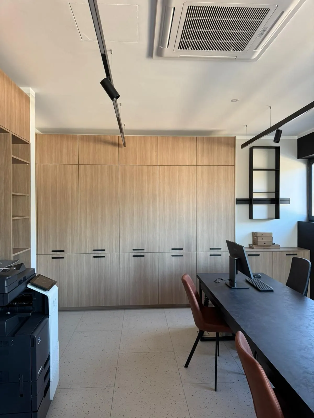Proiect birouri — poza 6