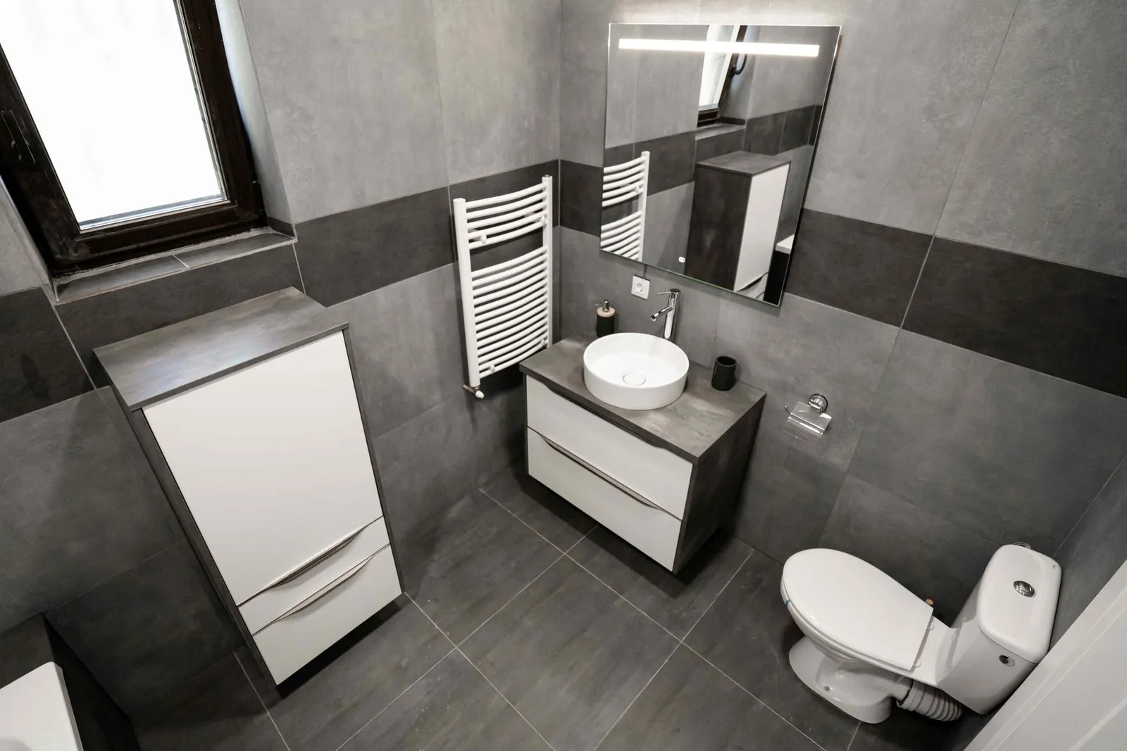 Feel — alb, proiect Salcea, Suceava