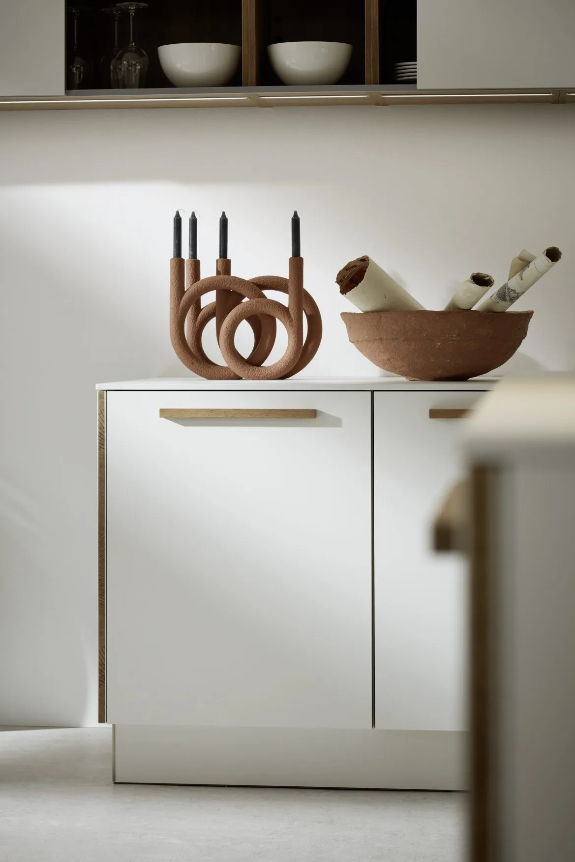 Flair white și volcanic oak