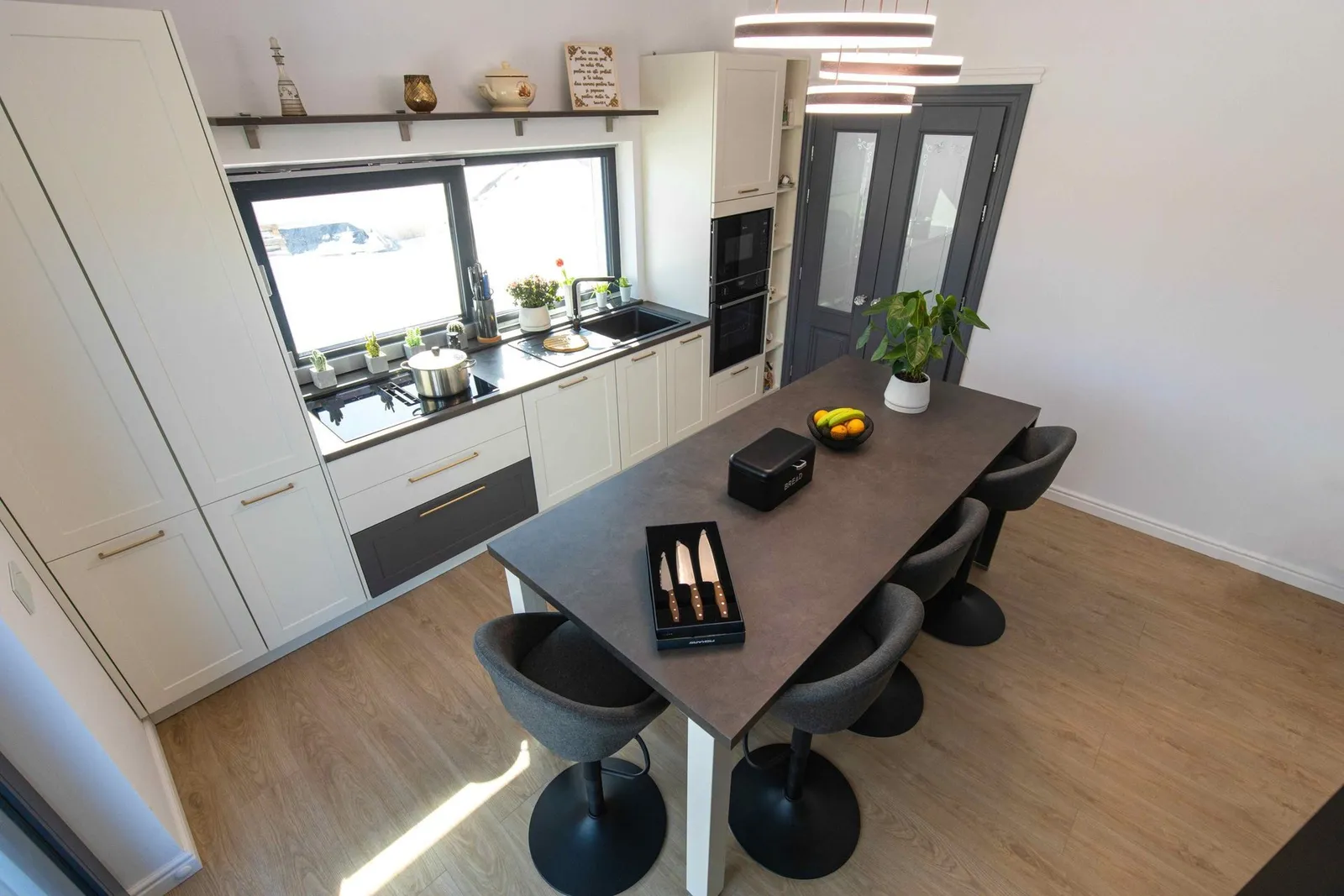 Frame Lack — alb, proiect Scheia, Suceava