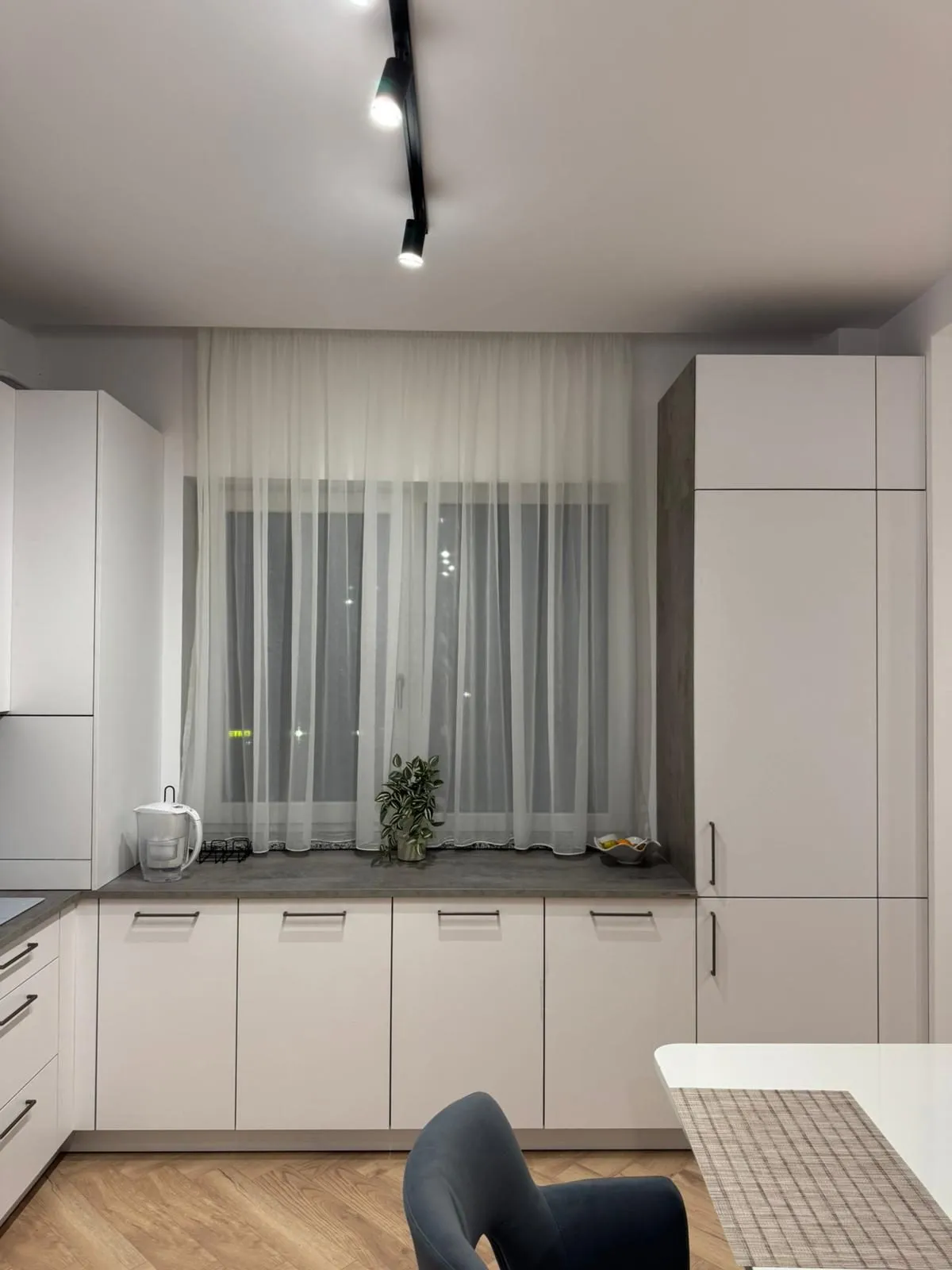Manhattan Uni — arctic white & concrete — poza 3