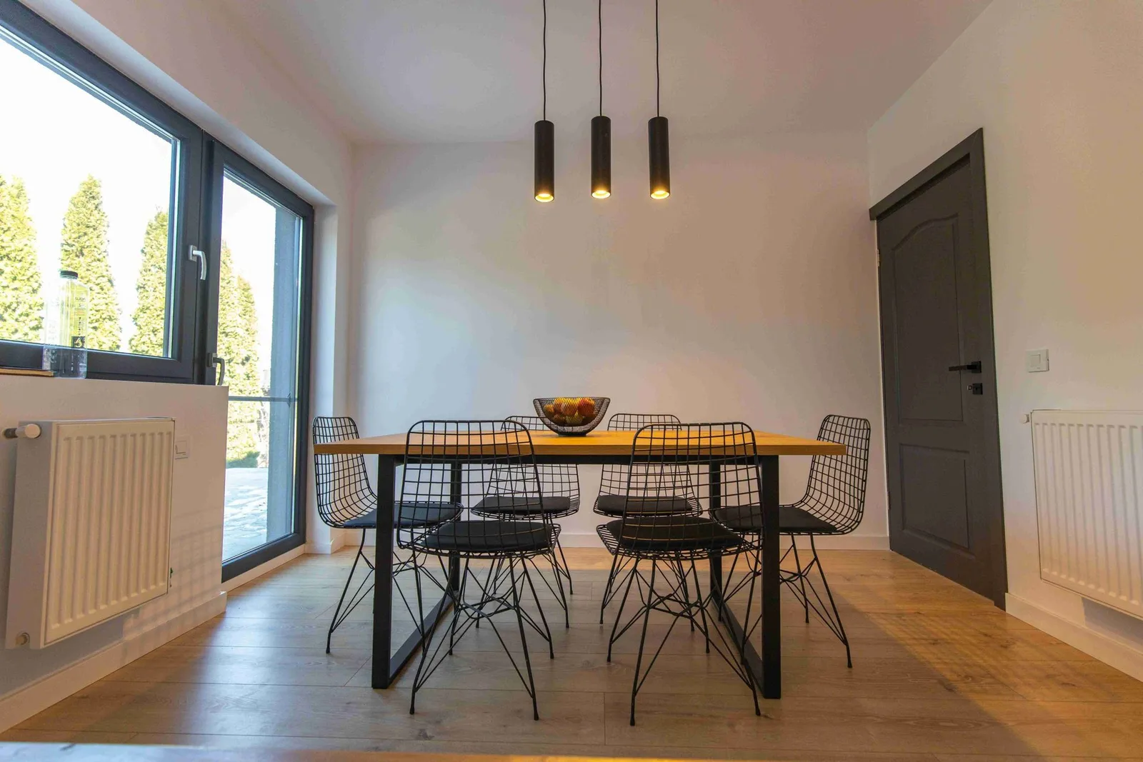 Plus — negru — poza 4